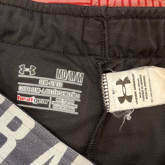 Under Armour women’s medium black Training / running Shorts - Picture 5 of 16